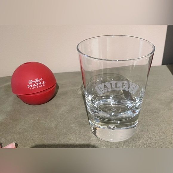 2/$20💕Whiskey Glass & Ice ball mold - Picture 3 of 3